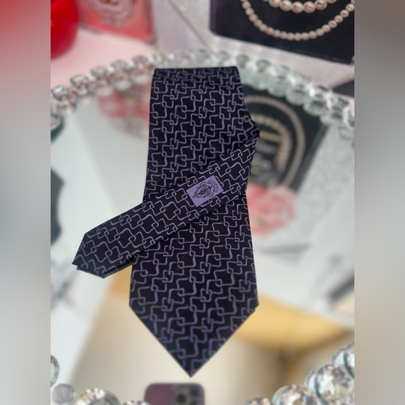 GUCCI vintage black purple Classic Luxury tie 60 inch log - Picture 1 of 11